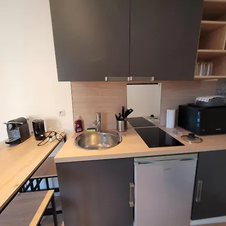 Avec 1 Apartment *