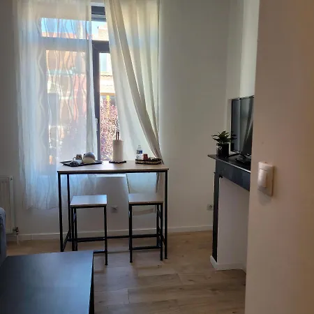 Avec 1 Apartment *