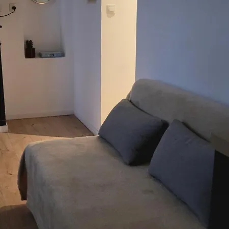 Avec 1